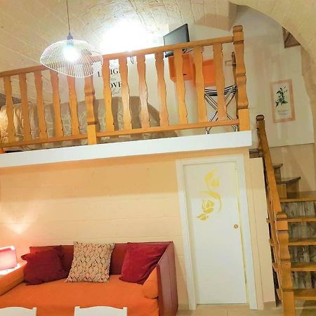 More Apartments The Castle Bari Bagian luar foto