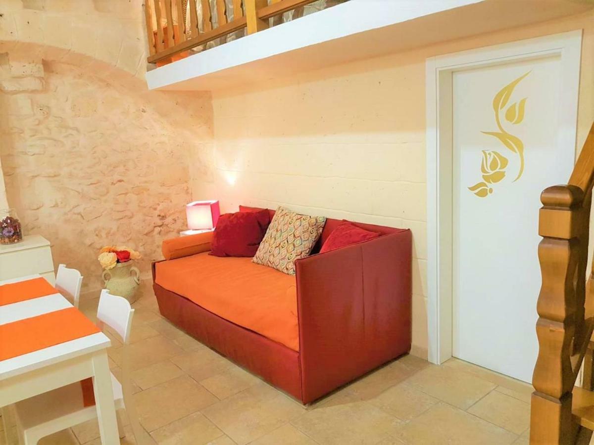 More Apartments The Castle Bari Bagian luar foto