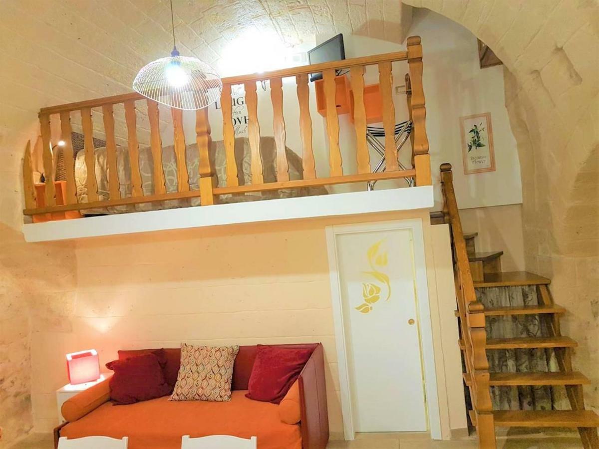 More Apartments The Castle Bari Bagian luar foto