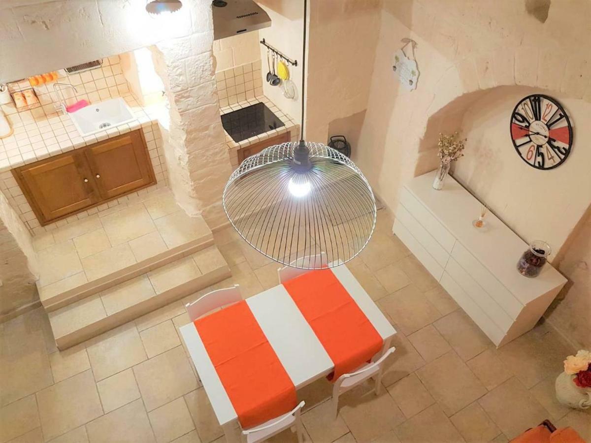 More Apartments The Castle Bari Bagian luar foto